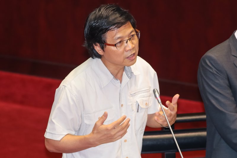 內政部長葉俊榮17日於立院備詢。(顏麟宇攝) 內政部長葉俊榮17日於立院備詢。(顏麟宇攝)