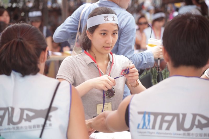 20160624-SMG0045-028-華航罷工-現場持續有空服加入抗爭。(曾原信攝).jpg 20160624-SMG0045-028-華航罷工-現場持續有空服加入抗爭。(曾原信攝).jpg