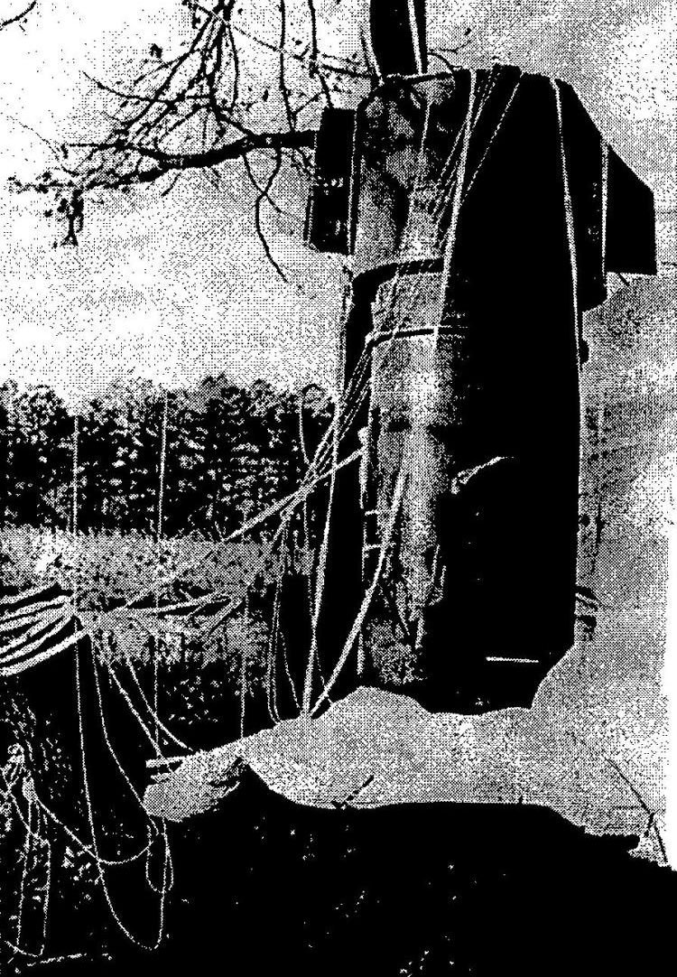1958年美軍一架載有氫彈的B-47轟炸機組員不慎拉動投彈的把手,導致該枚氫彈墜落至北卡羅納州一間民宅的後院(取自網路) 1958年美軍一架載有氫彈的B-47轟炸機組員不慎拉動投彈的把手,導致該枚氫彈墜落至北卡羅納州一間民宅的後院(取自網路)