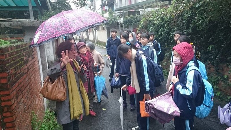 化南新村的人文資源已成萬興里的資產,鄰近中小學生都會來參訪。(陳淑美攝) 化南新村的人文資源已成萬興里的資產,鄰近中小學生都會來參訪。(陳淑美攝)