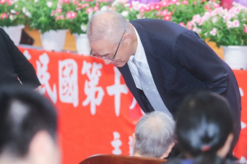 0160807-前副總統吳敦義出席「社團法人慈光愛心會」舉辦十九屆「大愛獎」身心障礙者傑出尊長表揚頒獎典禮 .(陳明仁攝) 0160807-前副總統吳敦義出席「社團法人慈光愛心會」舉辦十九屆「大愛獎」身心障礙者傑出尊長表揚頒獎典禮 .(陳明仁攝)