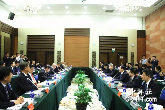 國台辦主任張志軍18日會見台灣8縣市首長組成的訪問團。(中評社) 國台辦主任張志軍18日會見台灣8縣市首長組成的訪問團。(中評社)