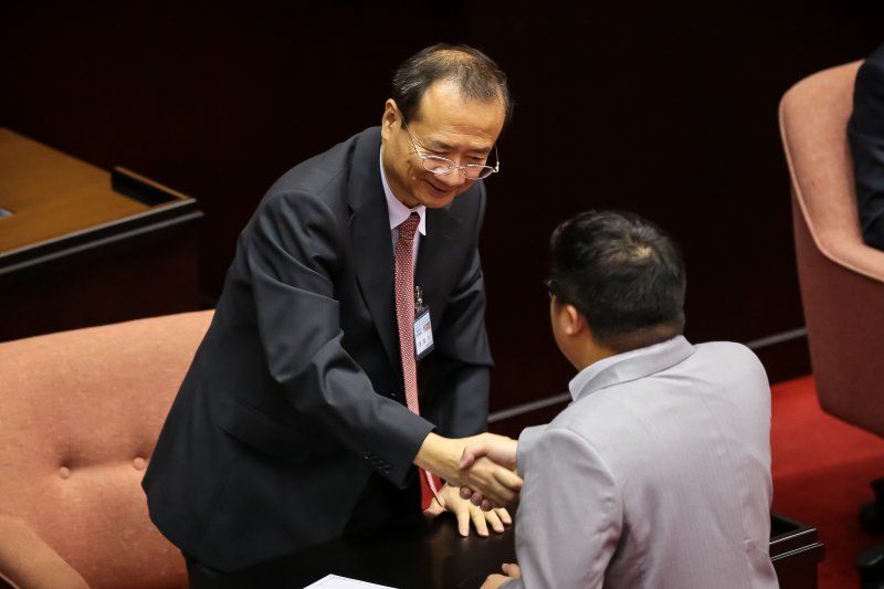 20161013-司法院長被提名人許宗力13日於立院備詢。（顏麟宇攝）