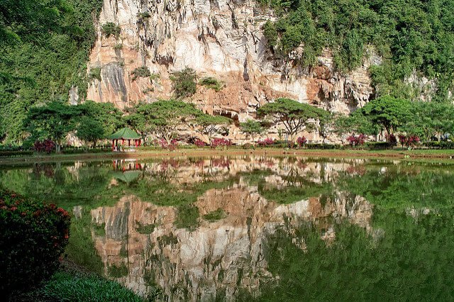 馬來西亞極樂洞(圖/Boon Low@Flickr,hotelscombined提供) 馬來西亞極樂洞(圖/Boon Low@Flickr,hotelscombined提供)