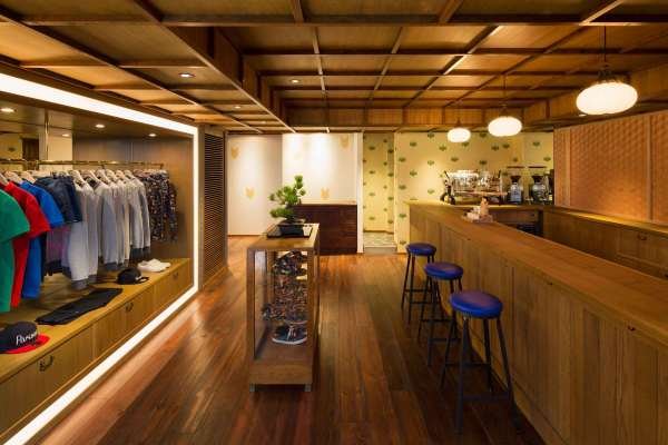 店內使用日式榻榻米木板。(圖/Klook提供) 店內使用日式榻榻米木板。(圖/Klook提供)