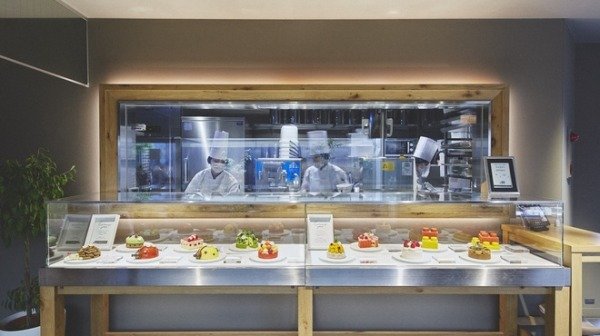 主廚從巴黎知名甜點店學習歸來。(圖/Klook提供) 主廚從巴黎知名甜點店學習歸來。(圖/Klook提供)