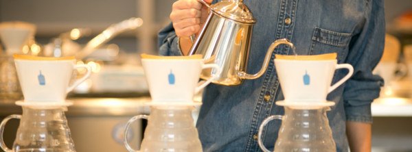 除了義式咖啡,blue bottle也提供手沖咖啡。(圖/Klook提供) 除了義式咖啡,blue bottle也提供手沖咖啡。(圖/Klook提供)