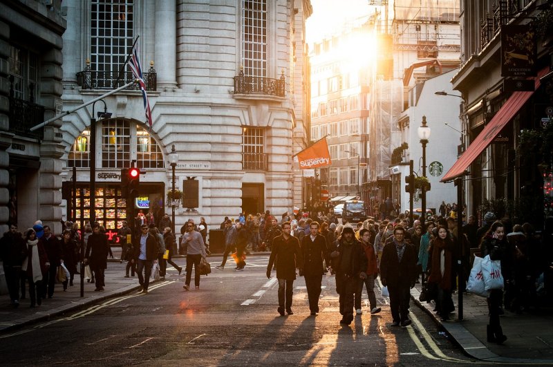 施羅德預計，明年歐元區經濟成長率可達1.6%、英國2.3%，瑞典等北歐國家甚至可達3.6%。（圖／Unsplash@pixabay）