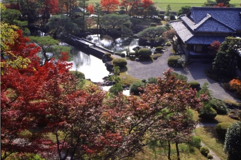 在傳統的日式庭園中讓人有一種身處於世外桃園的感覺。（圖/ZEKKEI Japan提供）