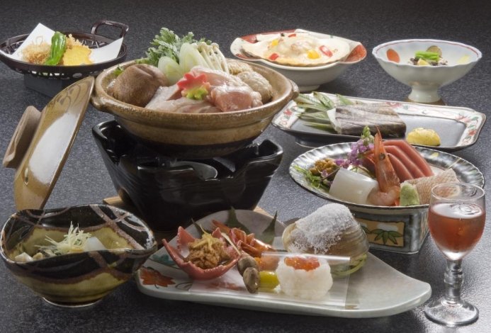 每月更換菜色,並使用當季的食材制作佳餚為本館的一大特色。(圖/ZEKKEI Japan提供) 每月更換菜色,並使用當季的食材制作佳餚為本館的一大特色。(圖/ZEKKEI Japan提供)