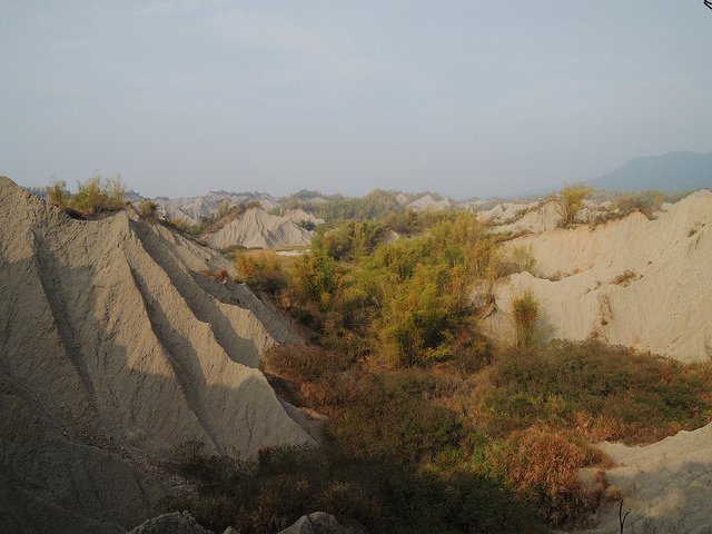 草山月世界。(圖/Yu-Heng Wang@flickr,KKDAY提供) 草山月世界。(圖/Yu-Heng Wang@flickr,KKDAY提供)