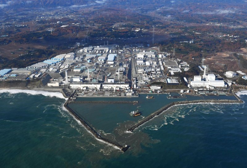 福島外海今晨規模7.4強震,在福島第一核電站附近引發約1公尺的小規模海嘯。(美聯社) 福島外海今晨規模7.4強震,在福島第一核電站附近引發約1公尺的小規模海嘯。(美聯社)