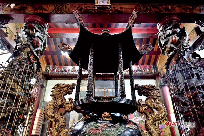 市場內武德宮,主要是供奉關聖帝君和媽祖,為第二市場攤販的信仰中心。(圖/ 台中好生活提供) 市場內武德宮,主要是供奉關聖帝君和媽祖,為第二市場攤販的信仰中心。(圖/ 台中好生活提供)