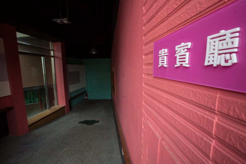 20161124-台北建成圓環24日即將進行拆除工程,正式走入歷史,圖為圓環二樓的貴賓廳及長廊。(顏麟宇攝) 20161124-台北建成圓環24日即將進行拆除工程,正式走入歷史,圖為圓環二樓的貴賓廳及長廊。(顏麟宇攝)
