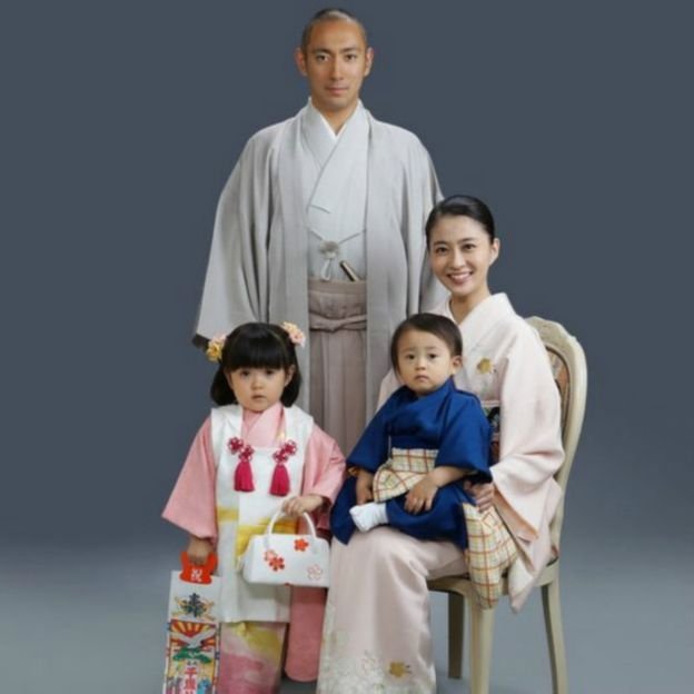 與家人在一起。(圖/BBC中文網提供) 與家人在一起。(圖/BBC中文網提供)