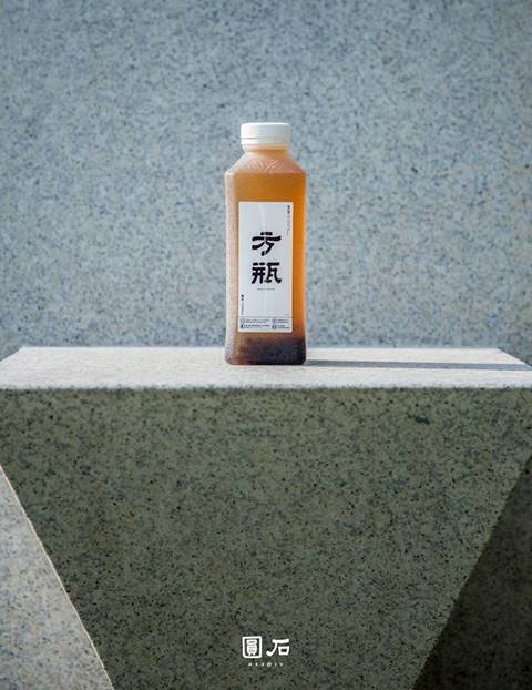 可重複利用的環保瓶,重複使用還可折抵$6。(圖/圓石禪飲@facebook,Klook提供) 可重複利用的環保瓶,重複使用還可折抵$6。(圖/圓石禪飲@facebook,Klook提供)