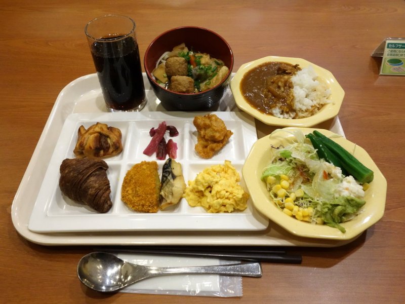 西式 、日式任你 吃! (圖/B級グルメとラーメン二郎の食べある記,Klook提供) 西式 、日式任你 吃! (圖/B級グルメとラーメン二郎の食べある記,Klook提供)