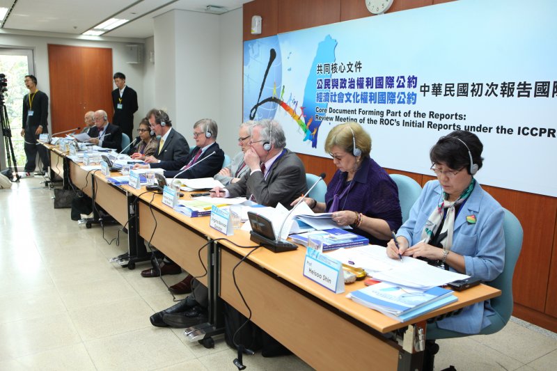多名應邀來台參加2013年《兩公約初次國家報告》審查的國際專家曾受中國直接或間接的關切,希望他們不要接受台灣的邀請。(法務部) 多名應邀來台參加2013年《兩公約初次國家報告》審查的國際專家曾受中國直接或間接的關切,希望他們不要接受台灣的邀請。(法務部)