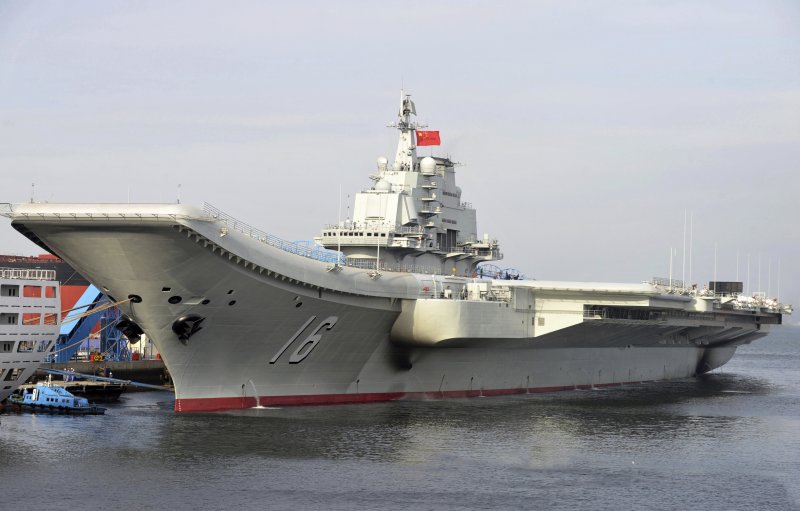 中國遼寧艦在南海進行軍事演訓。(美聯社) 中國遼寧艦在南海進行軍事演訓。(美聯社)