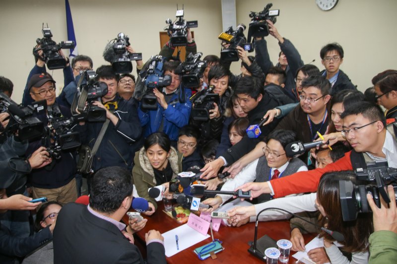 20170206-國民黨主席選舉擬參選同志座談會第一次會議.吸引許多媒體前來.(陳明仁攝) 20170206-國民黨主席選舉擬參選同志座談會第一次會議.吸引許多媒體前來.(陳明仁攝)