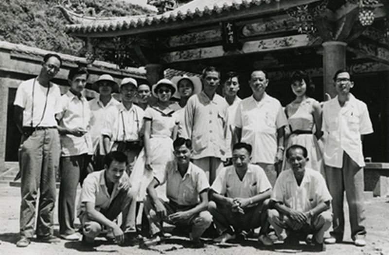 何明基。(後排右三/作者提供) 何明基。(後排右三/作者提供)