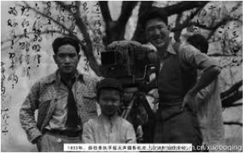 紅羊豪俠傳,是楊小仲導演的武俠黑白電影。(作者提供) 紅羊豪俠傳,是楊小仲導演的武俠黑白電影。(作者提供)