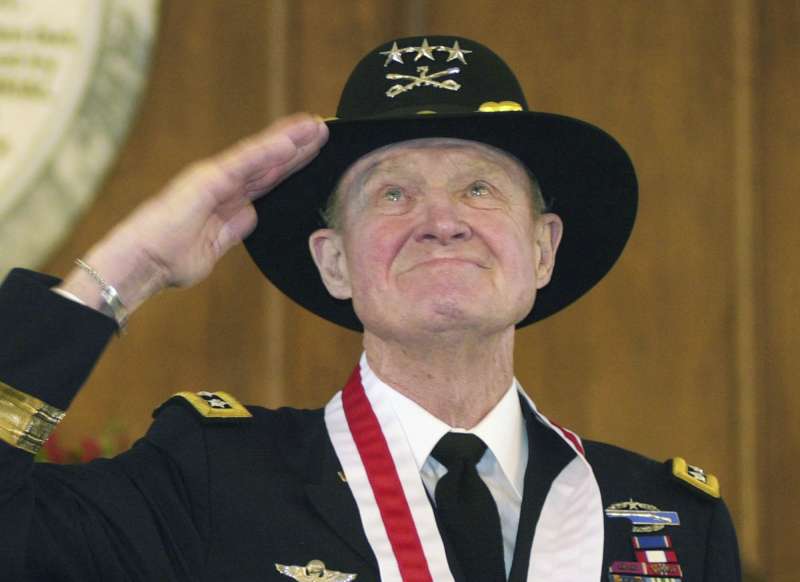 美軍越戰名將摩爾(Hal Moore)中將(AP) 美軍越戰名將摩爾(Hal Moore)中將(AP)