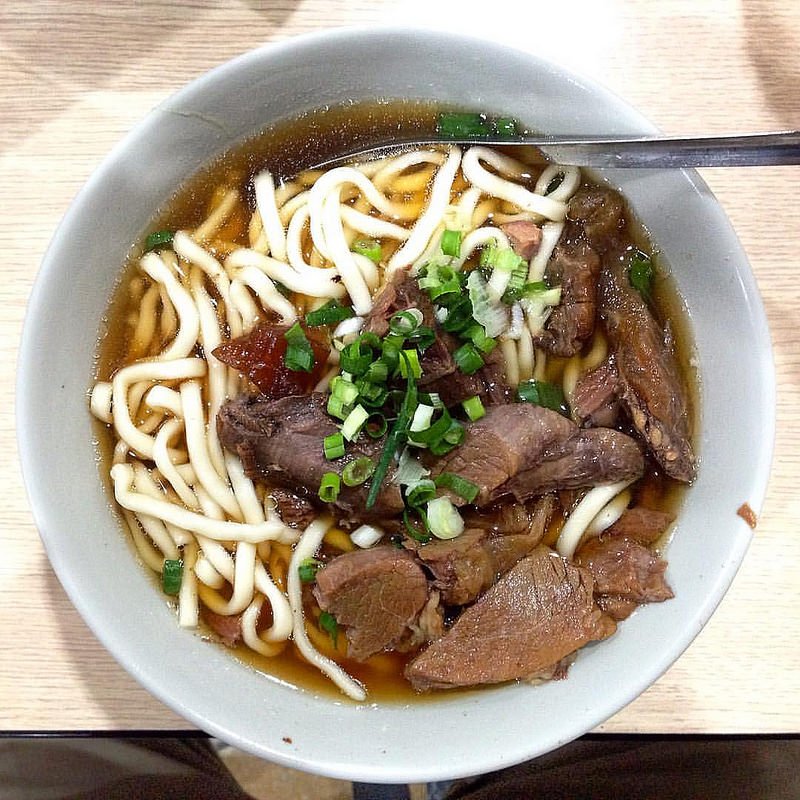 台北宵夜何處吃?富宏牛肉麵。(圖/Klook客路提供) 台北宵夜何處吃?富宏牛肉麵。(圖/Klook客路提供)