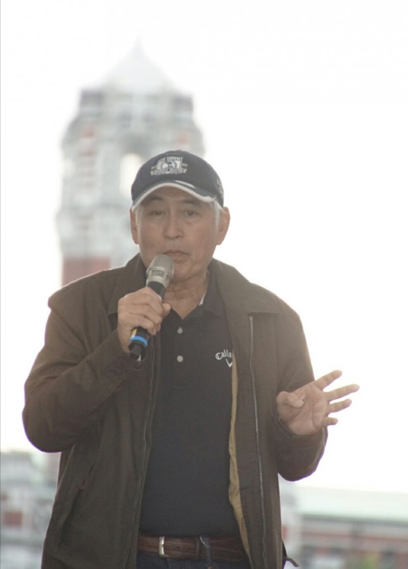 20170311-反核大遊行,導演柯一正發表演說。(盧逸峰攝) 20170311-反核大遊行,導演柯一正發表演說。(盧逸峰攝)