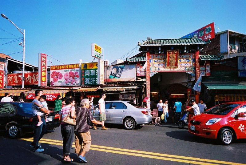 新竹都城隍廟,參拜廟宇外周邊小吃也值得品嘗。(圖/chia ying Yang@flickr) 新竹都城隍廟,參拜廟宇外周邊小吃也值得品嘗。(圖/chia ying Yang@flickr)