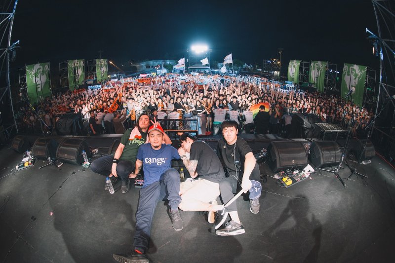 滅火器樂團演出人氣爆棚。(圖/高雄市文化局提供) 滅火器樂團演出人氣爆棚。(圖/高雄市文化局提供)