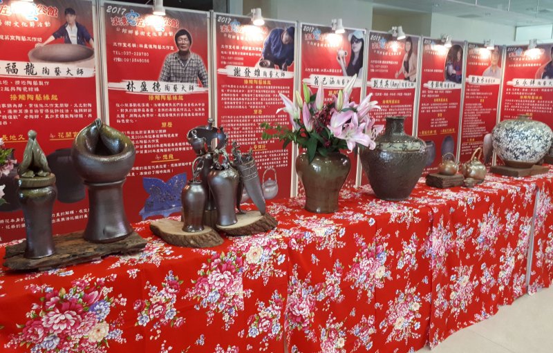 公館陶藝師的作品件件精彩。（圖／許占鳳攝）