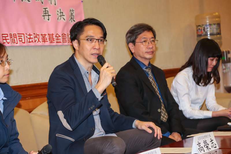 201704013-民間司改會執行長高榮志13日於立院召開「一個卑微的請求:陪審參審均研擬試行再決策」記者會。(顏麟宇攝) 201704013-民間司改會執行長高榮志13日於立院召開「一個卑微的請求:陪審參審均研擬試行再決策」記者會。(顏麟宇攝)