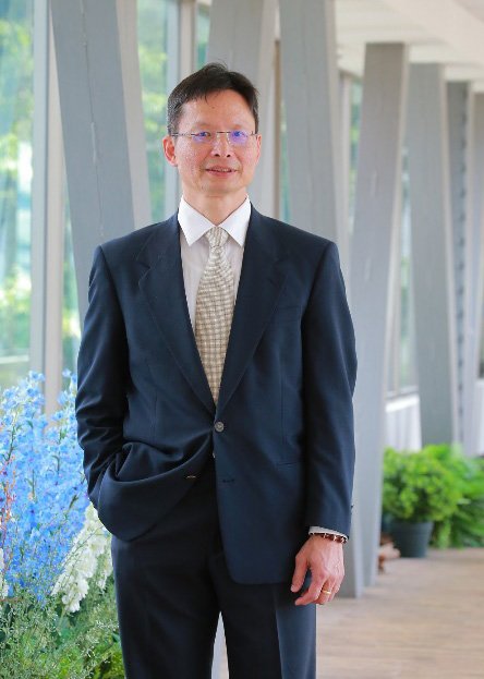 工研院生醫所所長林啟萬具備電機系背景，後跨足醫學工程領域，是國內少見的電機、醫學跨領域人才。（圖／工研院提供）