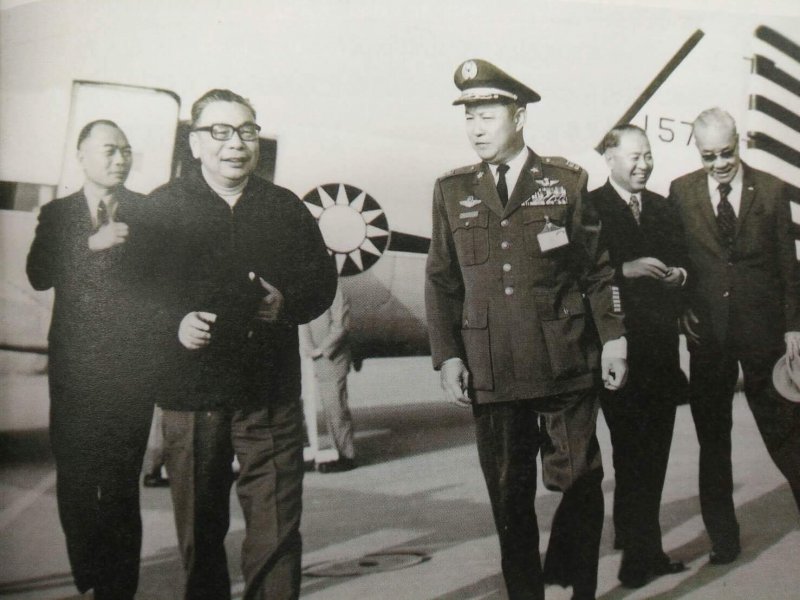 來台的DC-3型運輸機,在空軍服役很長時間,從民國33年換裝後,即擔任「駝峰航線」任務。(取自空軍司令部臉書專頁) 來台的DC-3型運輸機,在空軍服役很長時間,從民國33年換裝後,即擔任「駝峰航線」任務。(取自空軍司令部臉書專頁)