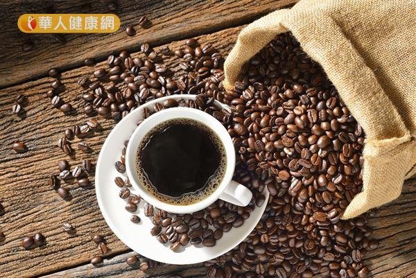 美國研究發現,每天飲用超過500毫克咖啡因,可能增加子宮肌瘤的風險。(圖/華人健康網提供) 美國研究發現,每天飲用超過500毫克咖啡因,可能增加子宮肌瘤的風險。(圖/華人健康網提供)