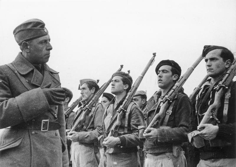 西班牙內戰時期為佛朗哥助陣的納粹德軍(Bundesarchiv, Bild 183-E20569-21@Wikipedia / CC BY-SA 3.0 de) 西班牙內戰時期為佛朗哥助陣的納粹德軍(Bundesarchiv, Bild 183-E20569-21@Wikipedia / CC BY-SA 3.0 de)