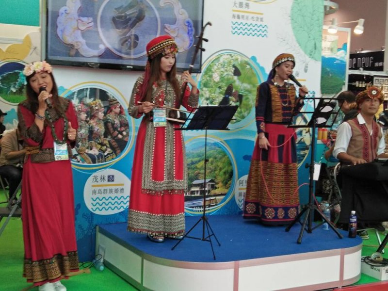 2017高雄旅行公會國際旅展邀請多組團體現場表演。（圖／龔傑森攝）