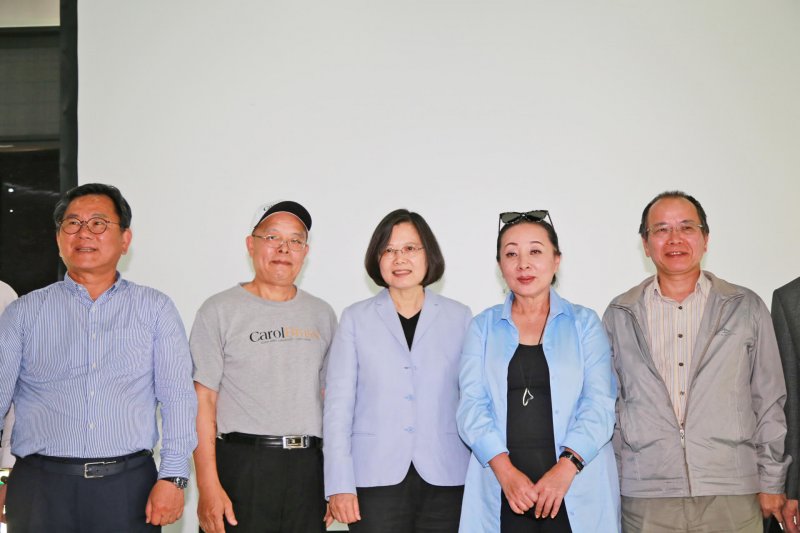 張花冠縣長認為嘉義縣市再不合併，競爭力遠落後六都。〔圖／嘉義縣政府提供〕