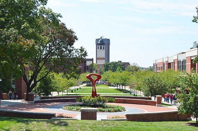 西肯塔基大學(圖片來源:Bbadgett, CC BY-SA 3.0;想想論壇提供) 西肯塔基大學(圖片來源:Bbadgett, CC BY-SA 3.0;想想論壇提供)