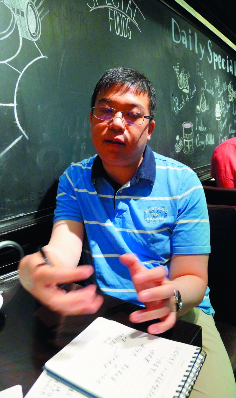 醫生徐承恩工作之餘,致力香港史研究,立志要以香港國族的立場寫香港歷史。(郭宏治攝) 醫生徐承恩工作之餘,致力香港史研究,立志要以香港國族的立場寫香港歷史。(郭宏治攝)