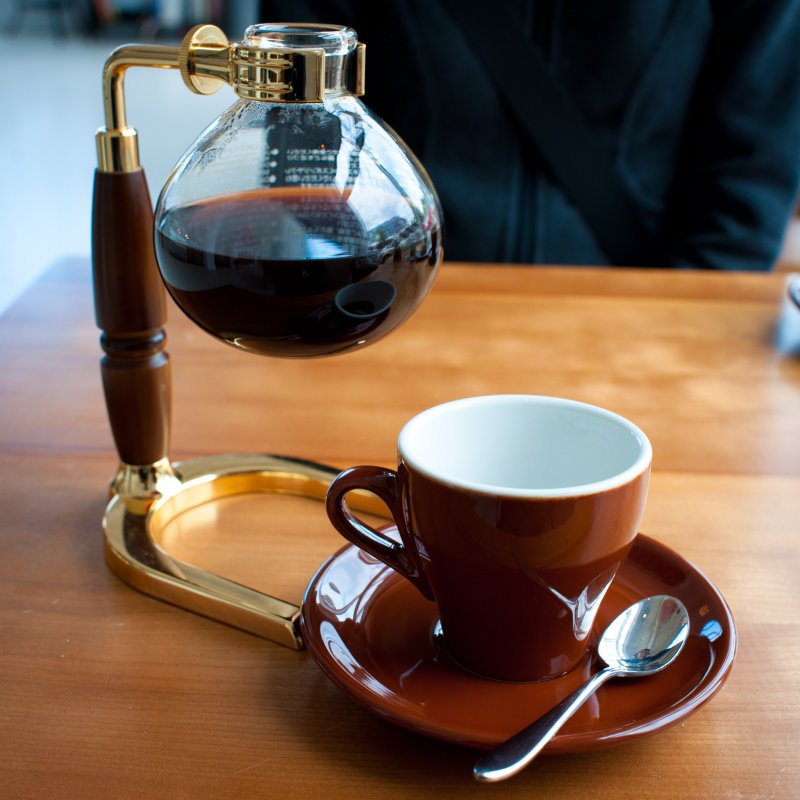 Rocanini,_Siphon_Coffee_(5910298498).jpg