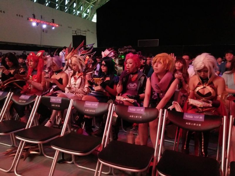 「英雄聯盟」亞洲對抗賽中有非常多來自國內外的選手與粉絲。(圖/龔傑森攝)