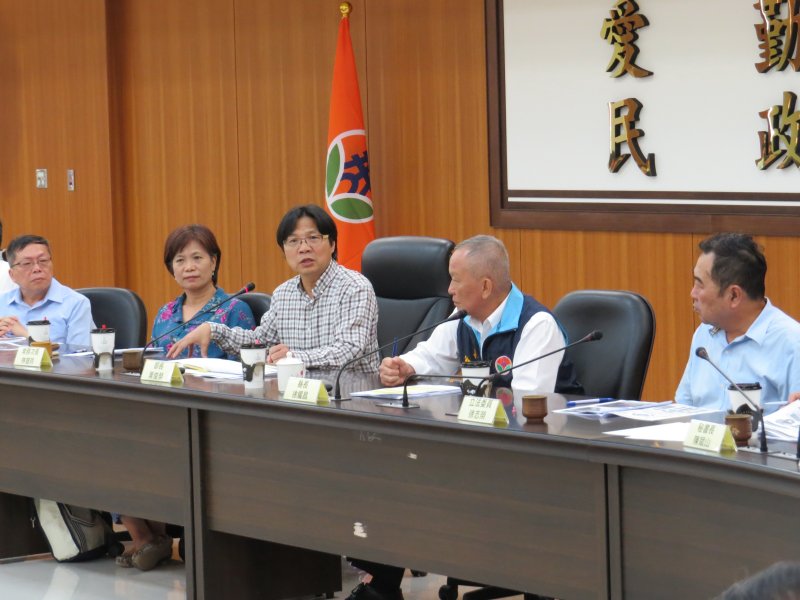 內政部長葉俊榮率團隊與苗栗縣長徐耀昌、立委徐志榮等人座談。（圖/許占鳳攝）