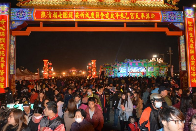 2016 年新港奉天宮舉辦的《百年大醮》是宗教界的年度盛事。(圖/吳瑞明、研之有物提供) 2016 年新港奉天宮舉辦的《百年大醮》是宗教界的年度盛事。(圖/吳瑞明、研之有物提供)