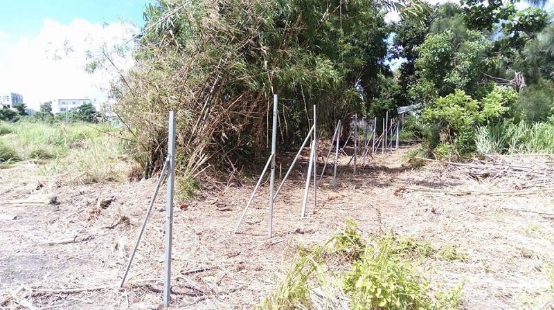 7月14日「鑑界」強拆後的竹塹。臺灣僅存的防禦式建築,防得了出草獵首的原住民,躲過了日本人,但沒能防過重劃會的怪手。(寇延丁提供) 7月14日「鑑界」強拆後的竹塹。臺灣僅存的防禦式建築,防得了出草獵首的原住民,躲過了日本人,但沒能防過重劃會的怪手。(寇延丁提供)
