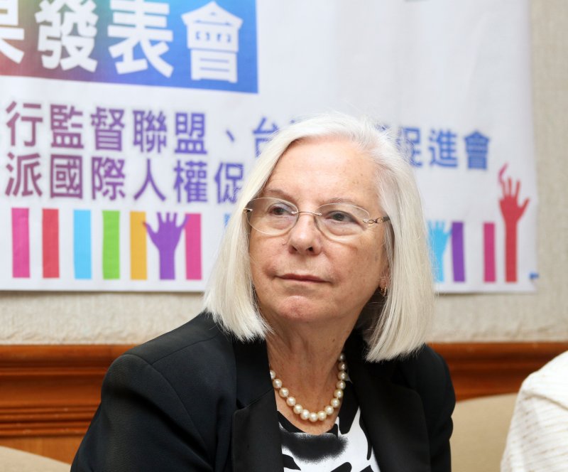 20170728-立法院跨黨派國際人權促進會上午舉辦「國際專家來台評估國家人權委員會結果發表會」，圖為評估小組中的國際專家Rosslyn Noonan。（蘇仲泓攝） 