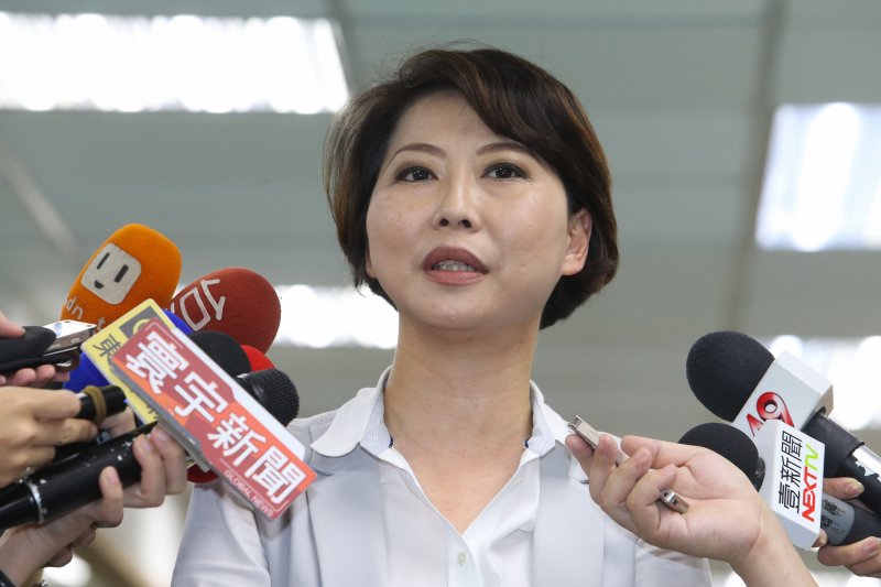 民進黨中常 委.立委陳亭妃出席民進黨中常會,談賴神動向 。(陳明仁攝) 民進黨中常 委.立委陳亭妃出席民進黨中常會,談賴神動向 。(陳明仁攝)