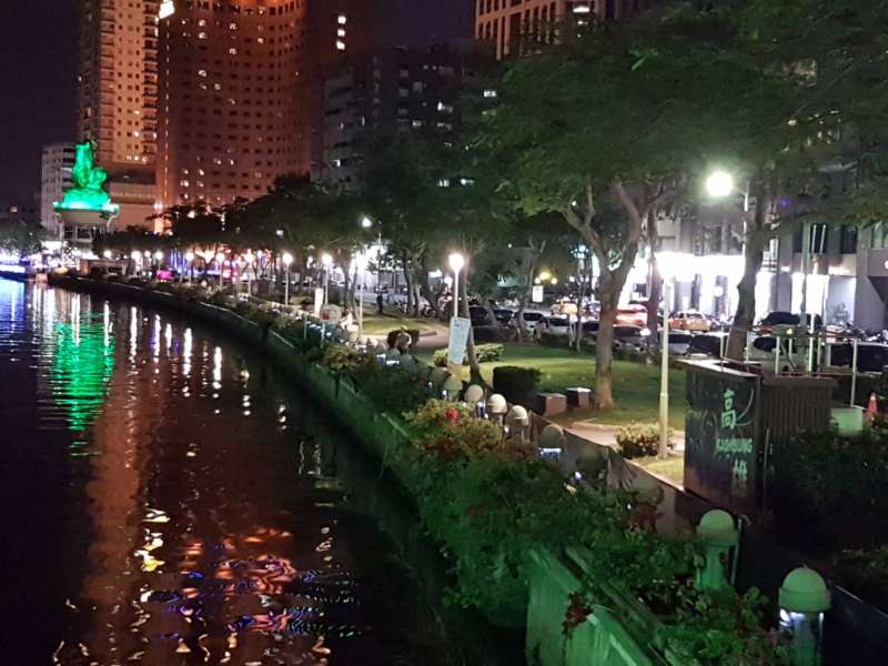高雄愛河歷經多番規劃與整治,已成為高雄市熱門景點。(圖/高雄市養工處提供) 高雄愛河歷經多番規劃與整治,已成為高雄市熱門景點。(圖/高雄市養工處提供)