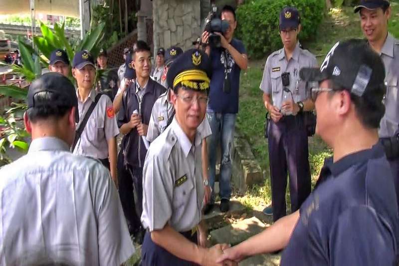 台大發生濺血事件時,台北市警察局長陳嘉昌當時在圓山飯店坐鎮指揮民進黨全代會,隨後指派分局調派人力到台大現場善後。(台北市政府警察局提供) 台大發生濺血事件時,台北市警察局長陳嘉昌當時在圓山飯店坐鎮指揮民進黨全代會,隨後指派分局調派人力到台大現場善後。(台北市政府警察局提供)
